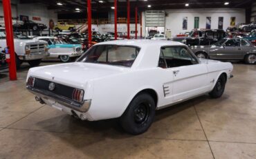 Ford-Mustang-Coupe-1966-White-Red-10673-7