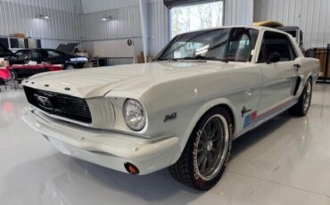 Ford-Mustang-Coupe-1966-White-Red-3541-1