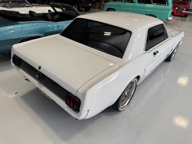 Ford-Mustang-Coupe-1966-White-Red-3541-7