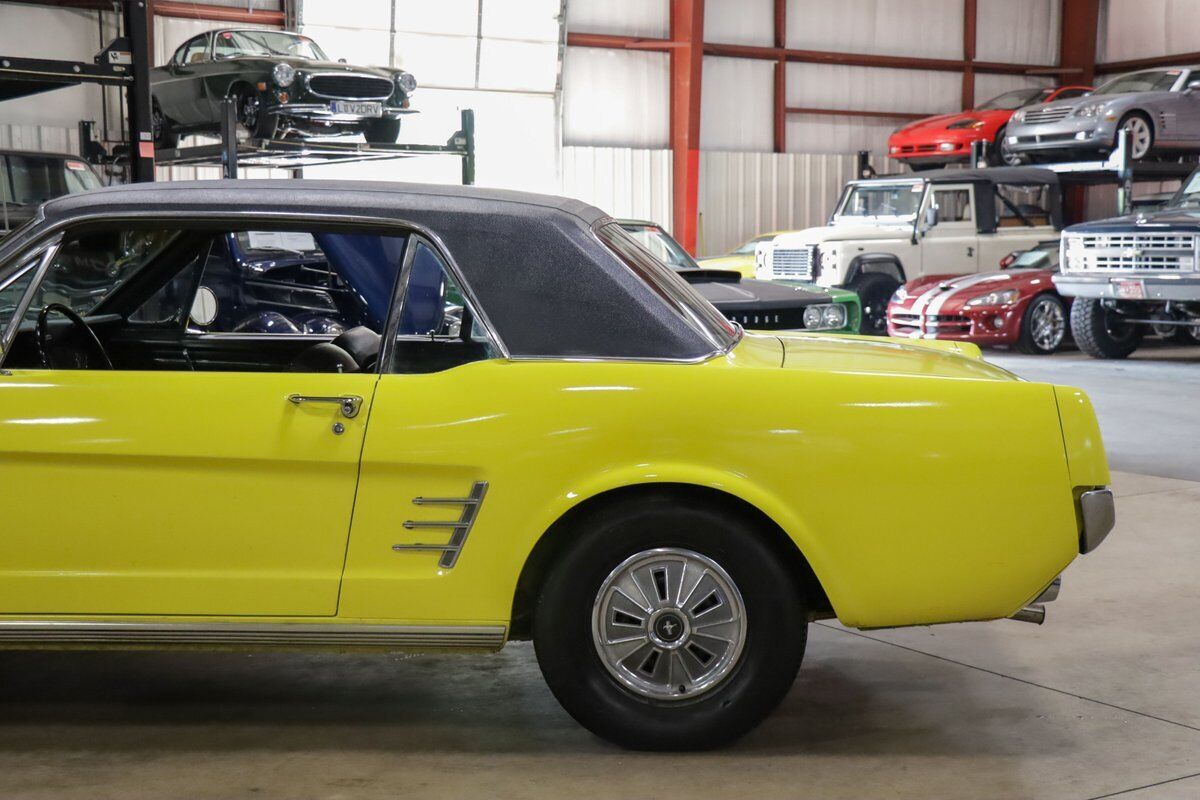 Ford-Mustang-Coupe-1966-Yellow-Black-36069-4