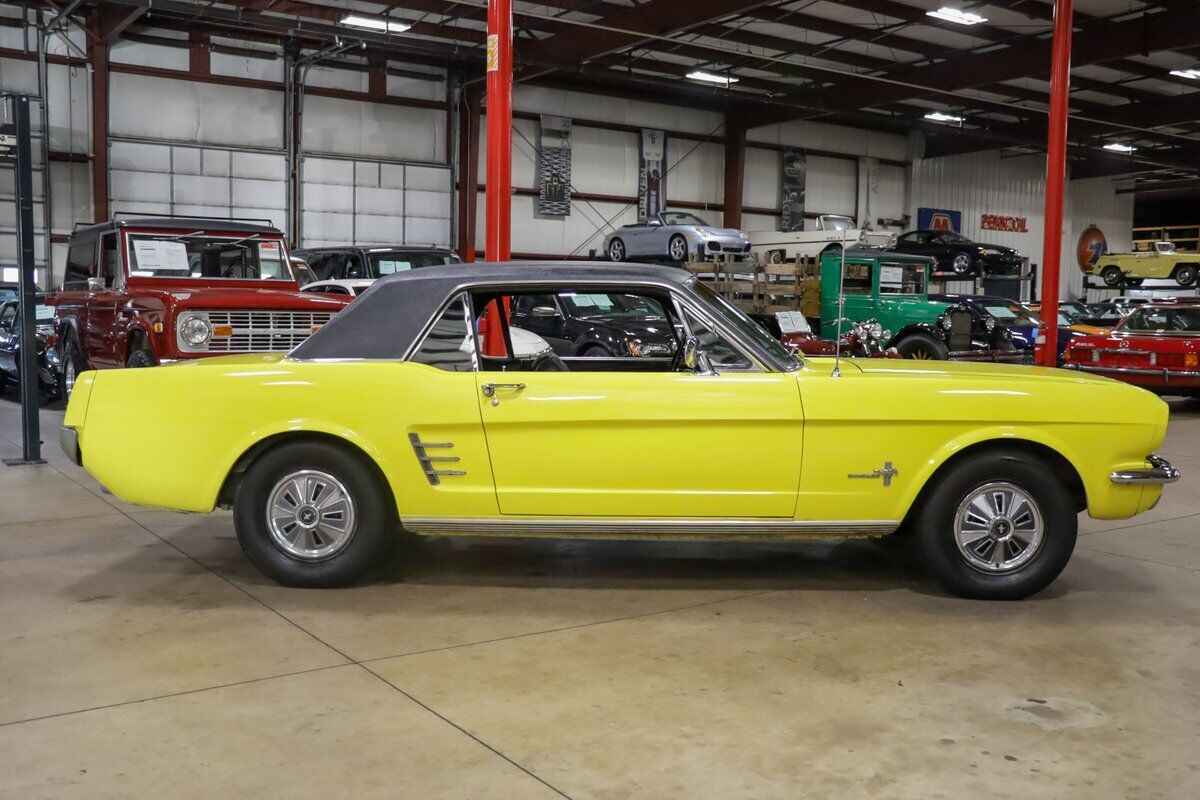 Ford-Mustang-Coupe-1966-Yellow-Black-36069-9