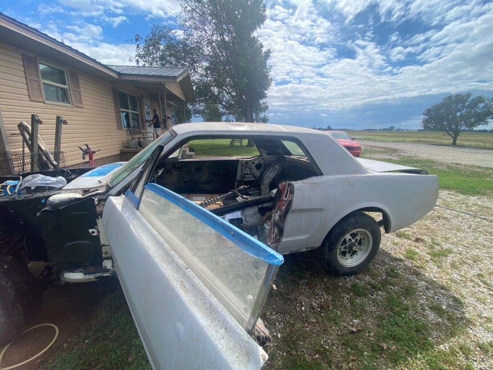 Ford-Mustang-Coupe-1966-primer-unrestored-0-2