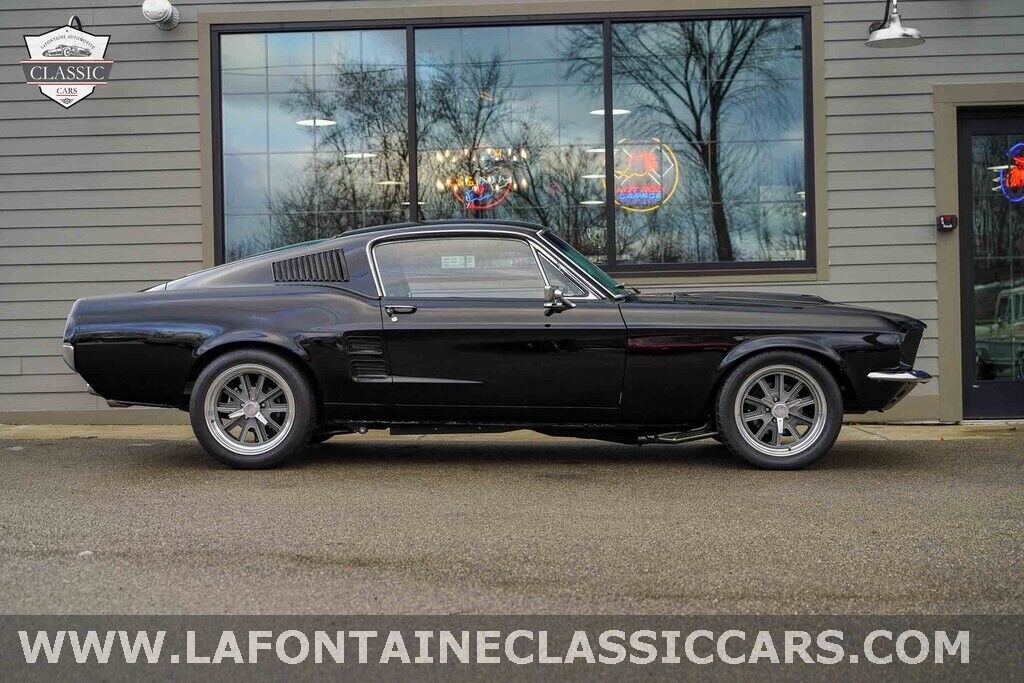 Ford-Mustang-Coupe-1967-Black-Black-201-39