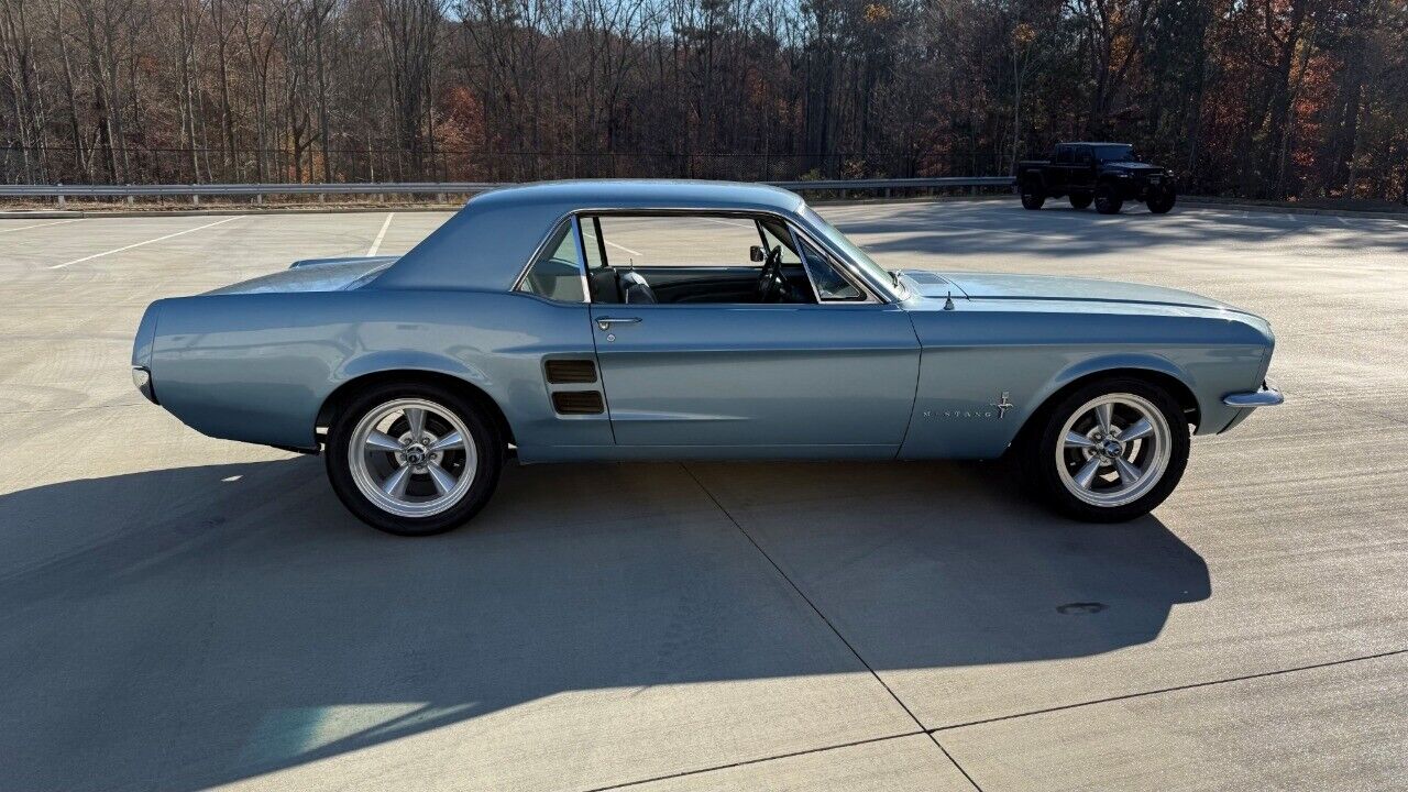 Ford-Mustang-Coupe-1967-Blue-Blue-50458-6