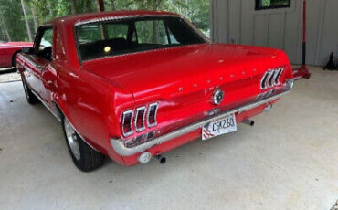 Ford-Mustang-Coupe-1967-Red-Black-41746-8