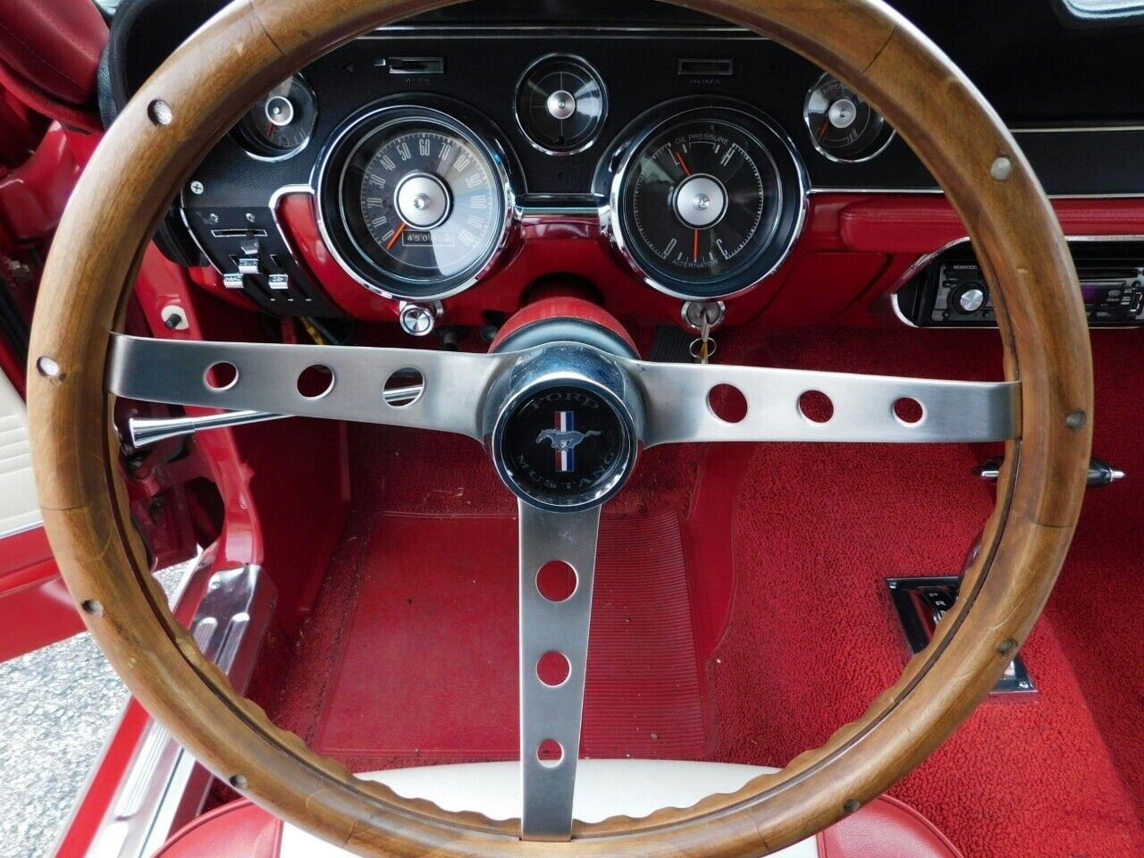 Ford-Mustang-Coupe-1967-Red-Red-72435-10