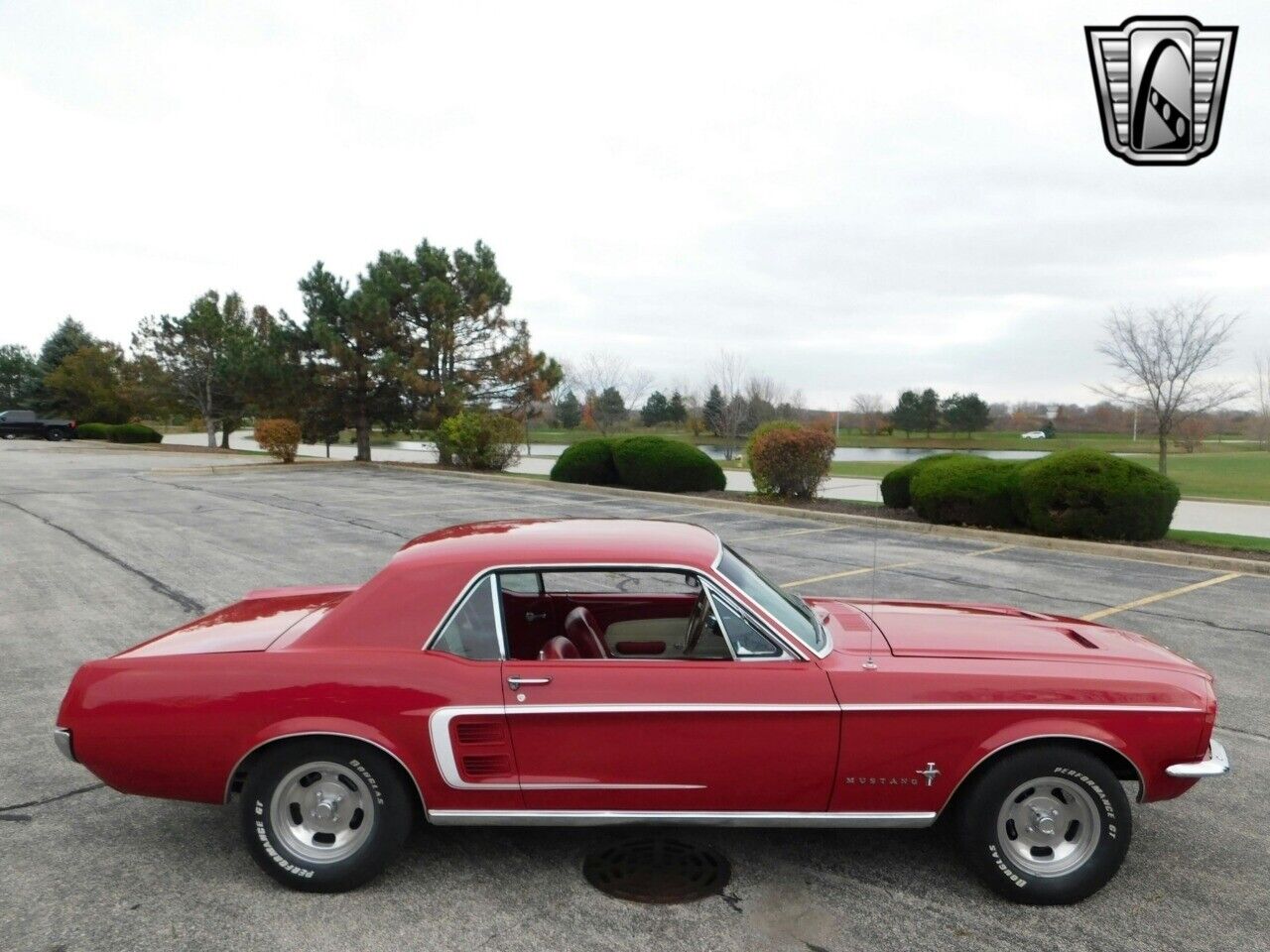 Ford-Mustang-Coupe-1967-Red-Red-72435-4