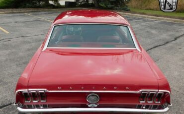 Ford-Mustang-Coupe-1967-Red-Red-72435-5