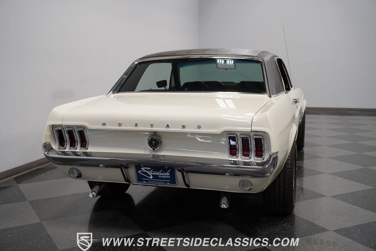 Ford-Mustang-Coupe-1967-White-Black-53215-10