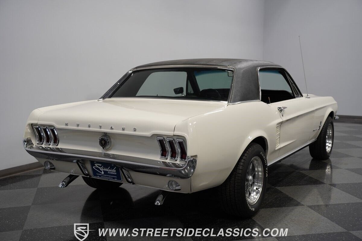 Ford-Mustang-Coupe-1967-White-Black-53215-11