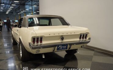 Ford-Mustang-Coupe-1967-White-Black-53215-8