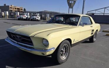 Ford-Mustang-Coupe-1967-Yellow-61646-1