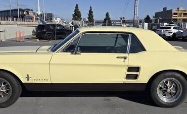 Ford-Mustang-Coupe-1967-Yellow-61646-5