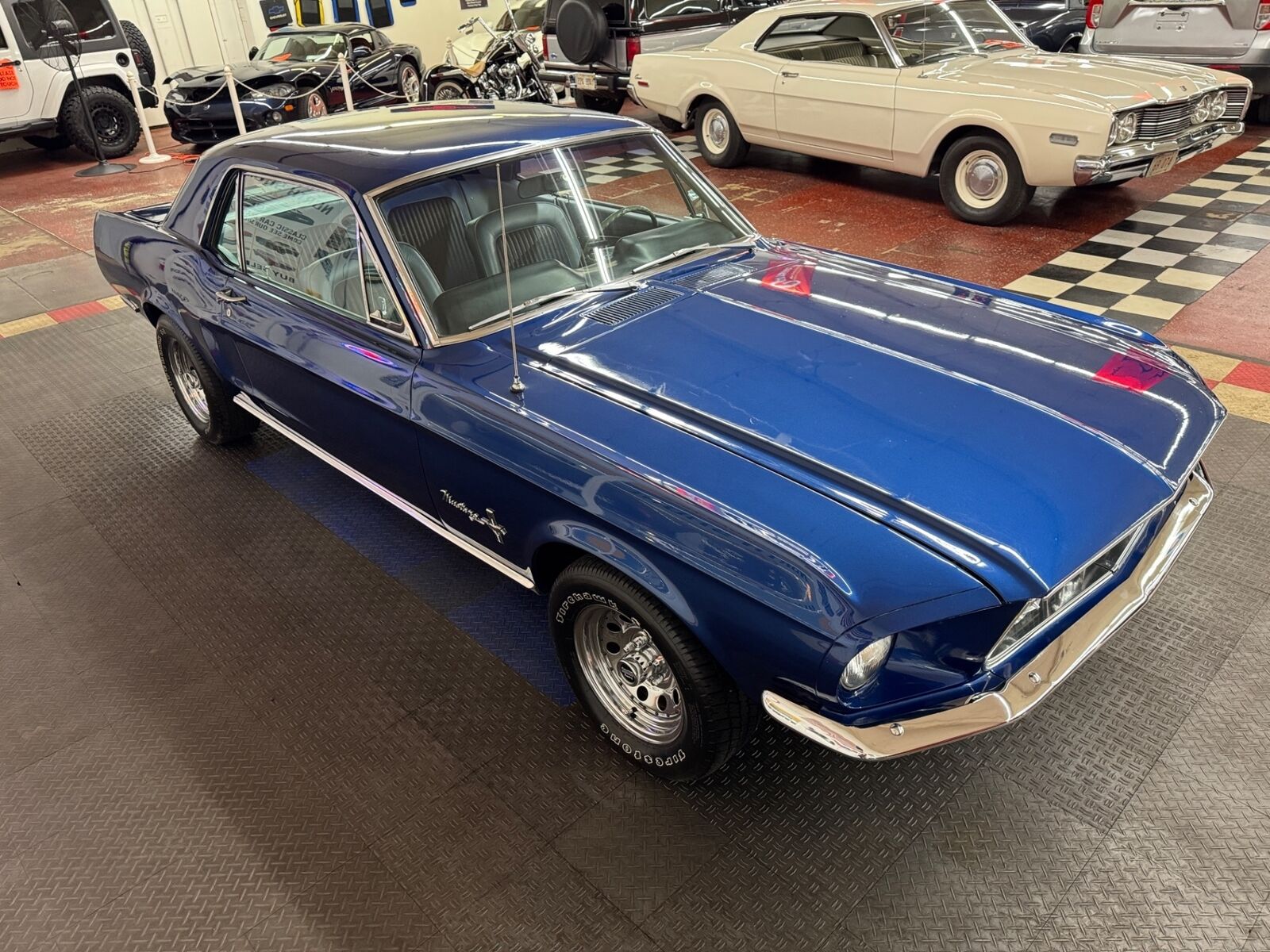 Ford-Mustang-Coupe-1968-Blue-Blue-10741-28