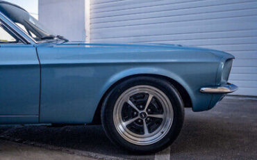 Ford-Mustang-Coupe-1968-Blue-Red-2-10