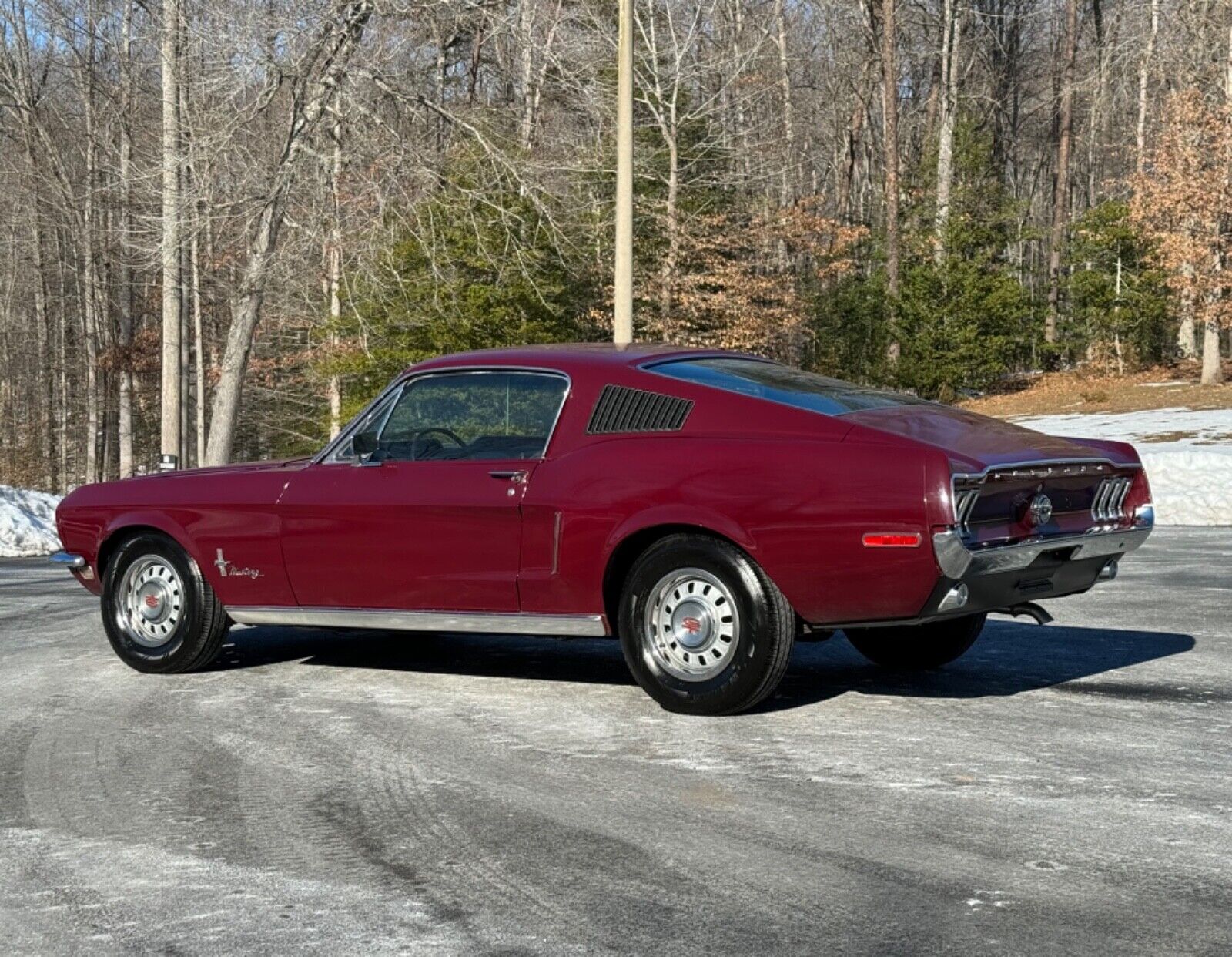 Ford-Mustang-Coupe-1968-Burgundy-136794-2