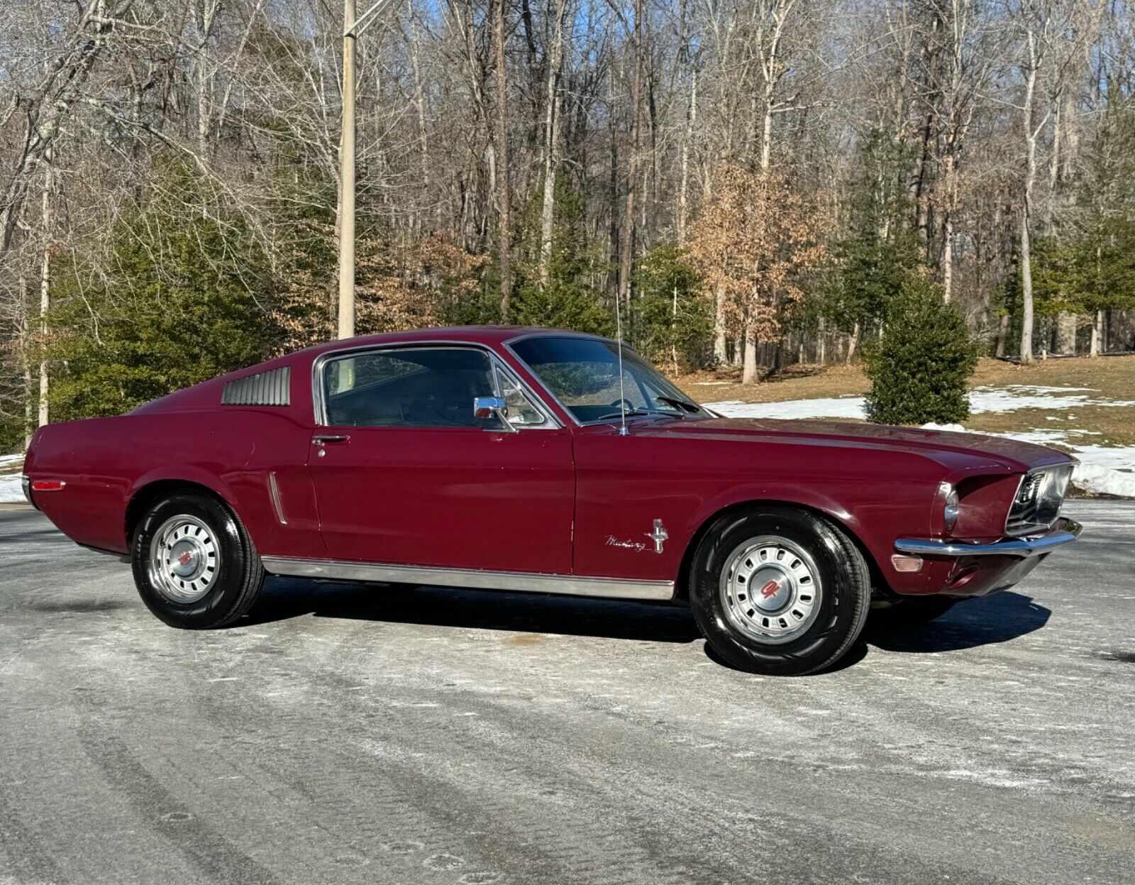 Ford-Mustang-Coupe-1968-Burgundy-136794-3