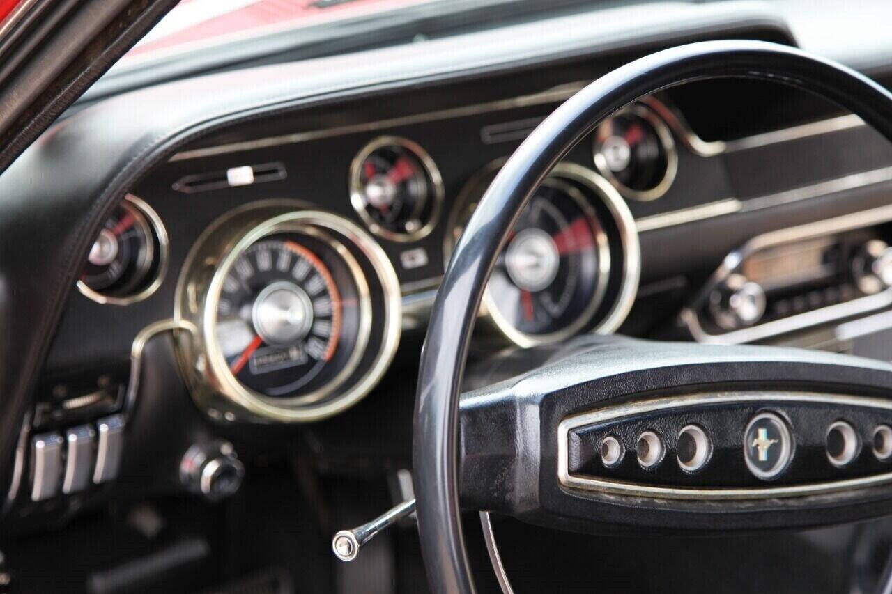 Ford-Mustang-Coupe-1968-Red-Black-73098-18