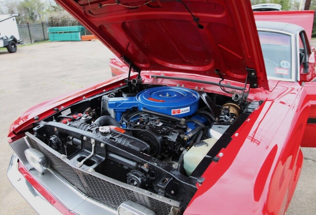 Ford-Mustang-Coupe-1968-Red-Black-73098-9