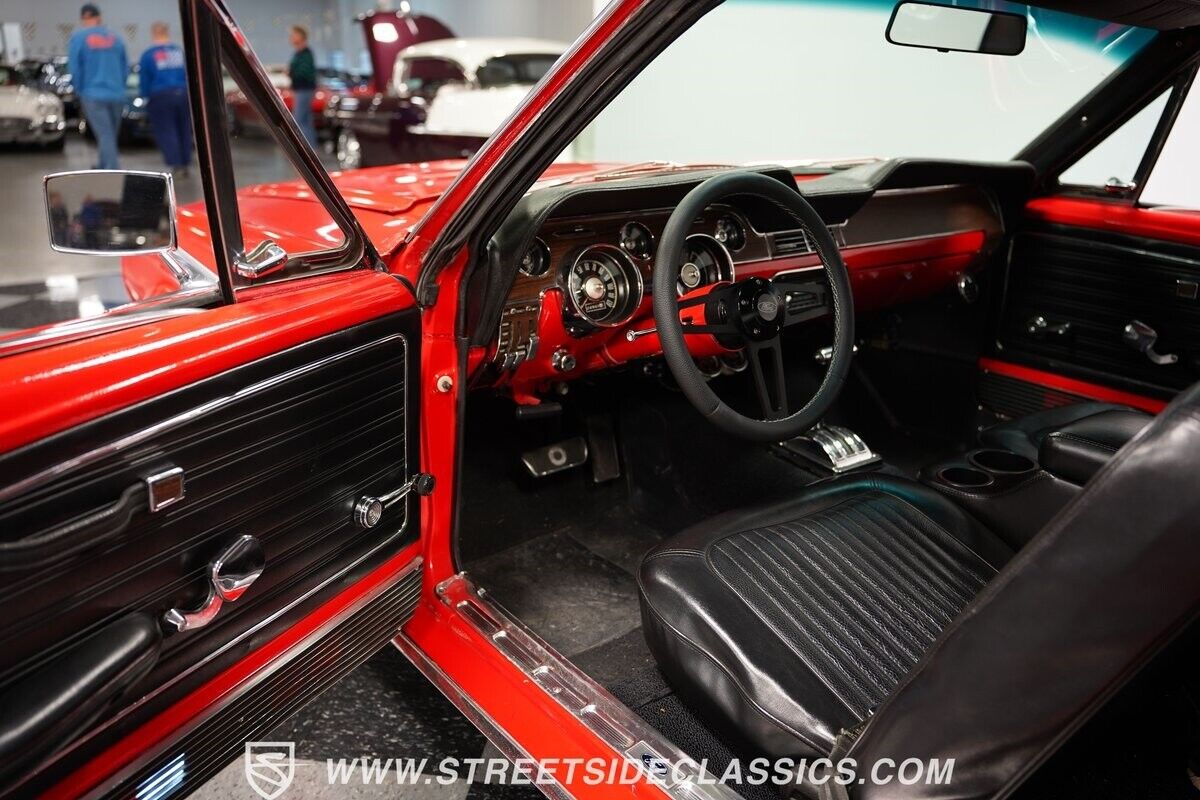 Ford-Mustang-Coupe-1968-Red-Black-7981-4