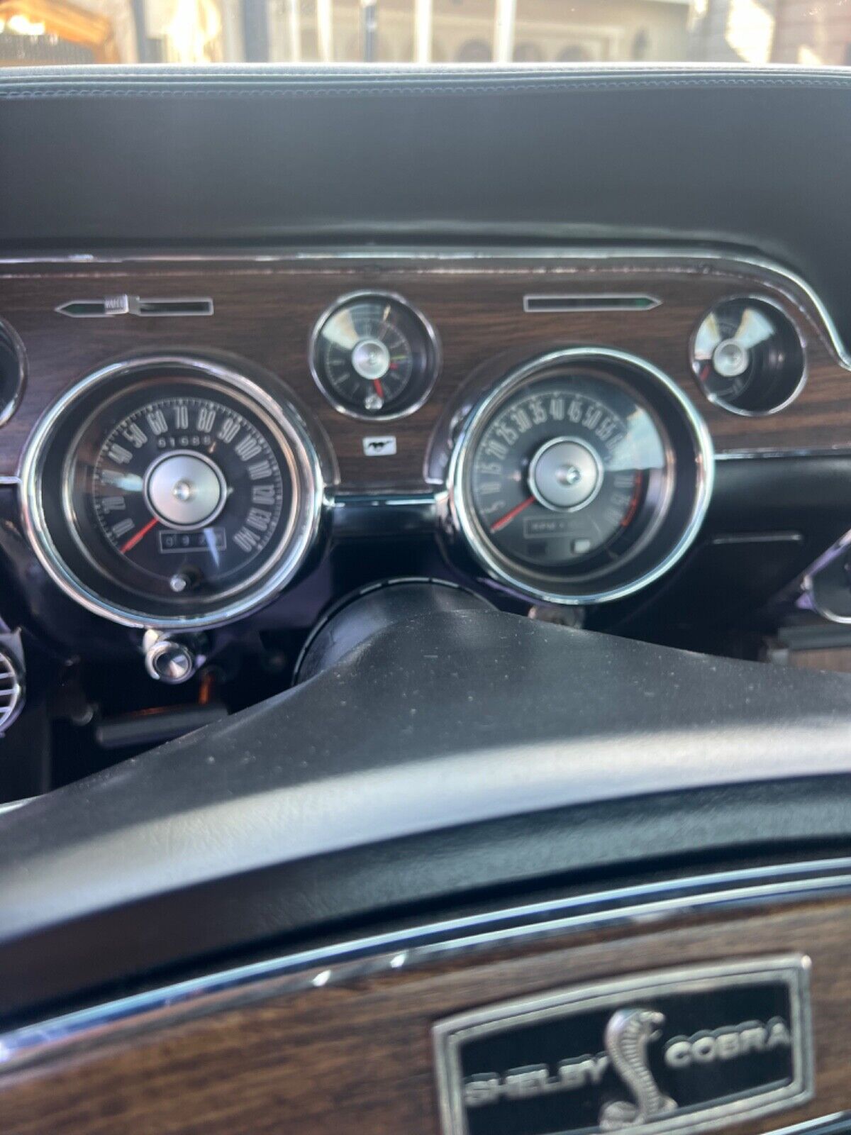 Ford-Mustang-Coupe-1968-Red-Black-99277-12