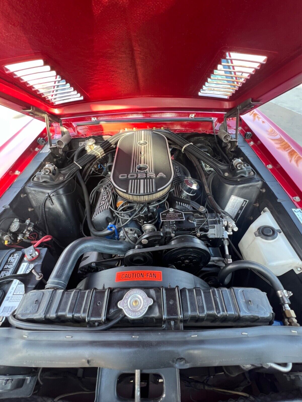 Ford-Mustang-Coupe-1968-Red-Black-99277-18