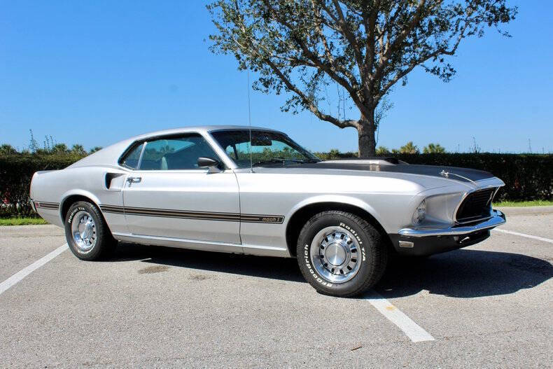 Ford-Mustang-Coupe-1969-Gray-Black-24483-3