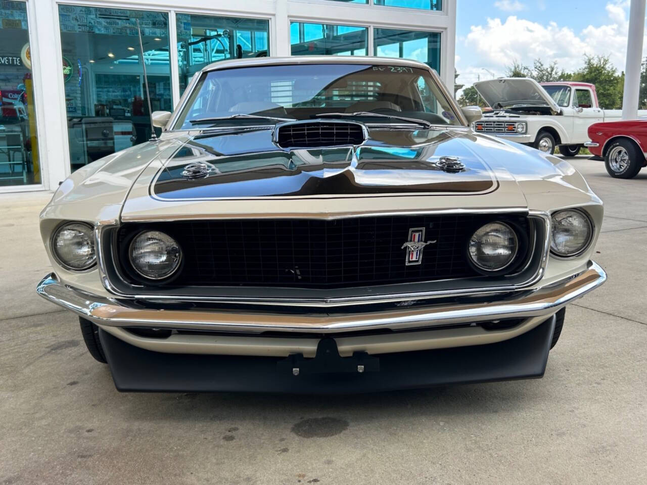 Ford-Mustang-Coupe-1969-White-White-76936-1