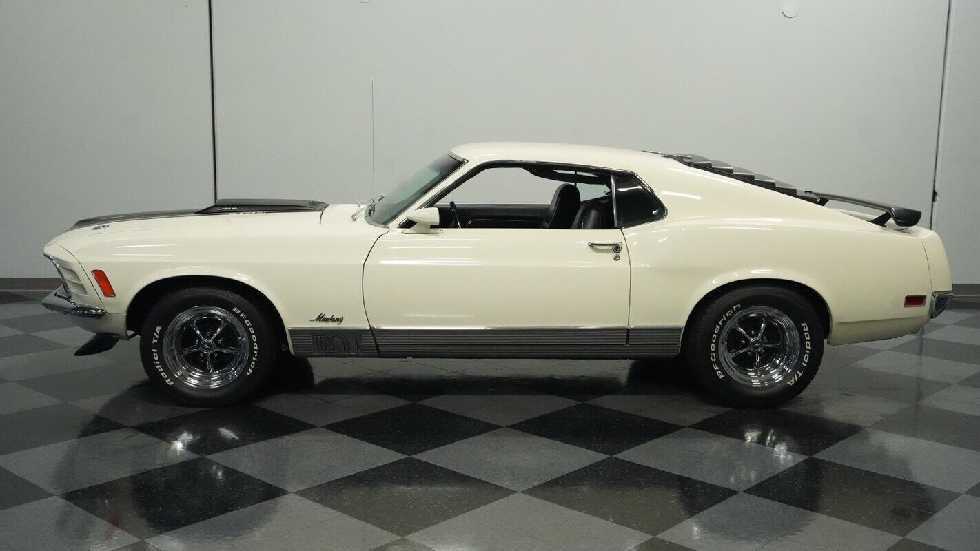 Ford-Mustang-Coupe-1970-White-Black-135121-2