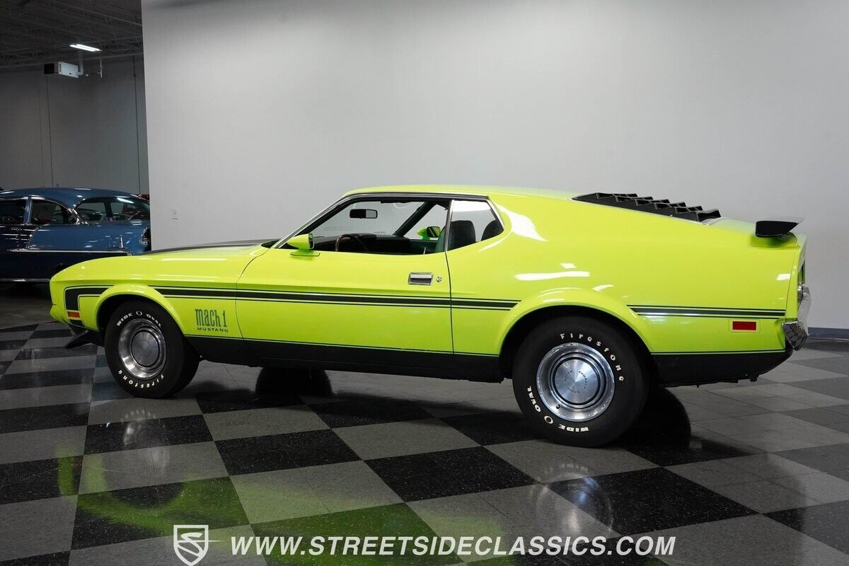 Ford-Mustang-Coupe-1972-Bright-Lime-Green-126762-8