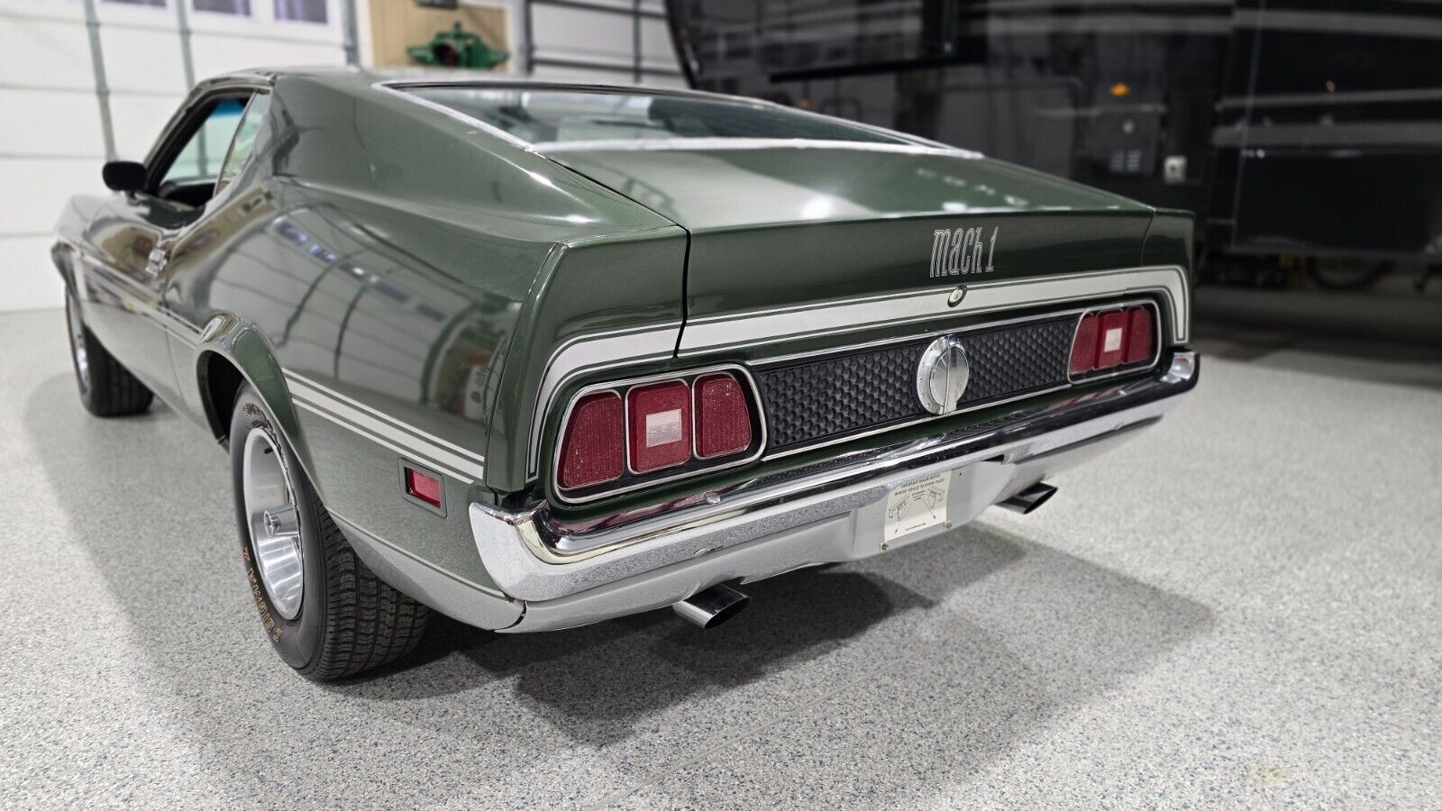 Ford-Mustang-Coupe-1972-Green-63746-9