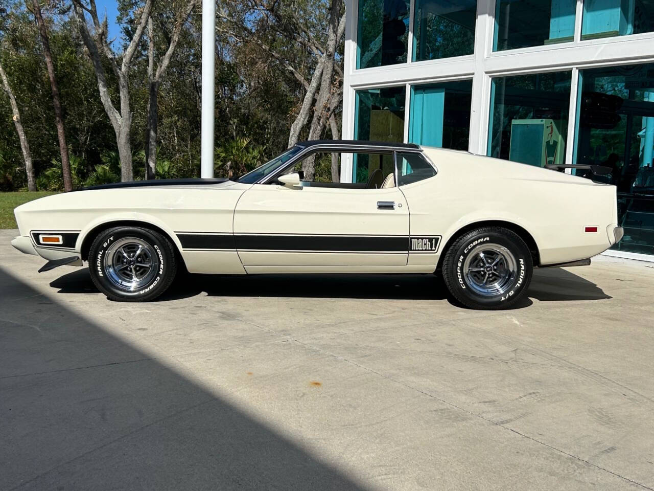 Ford-Mustang-Coupe-1973-White-White-94023-1