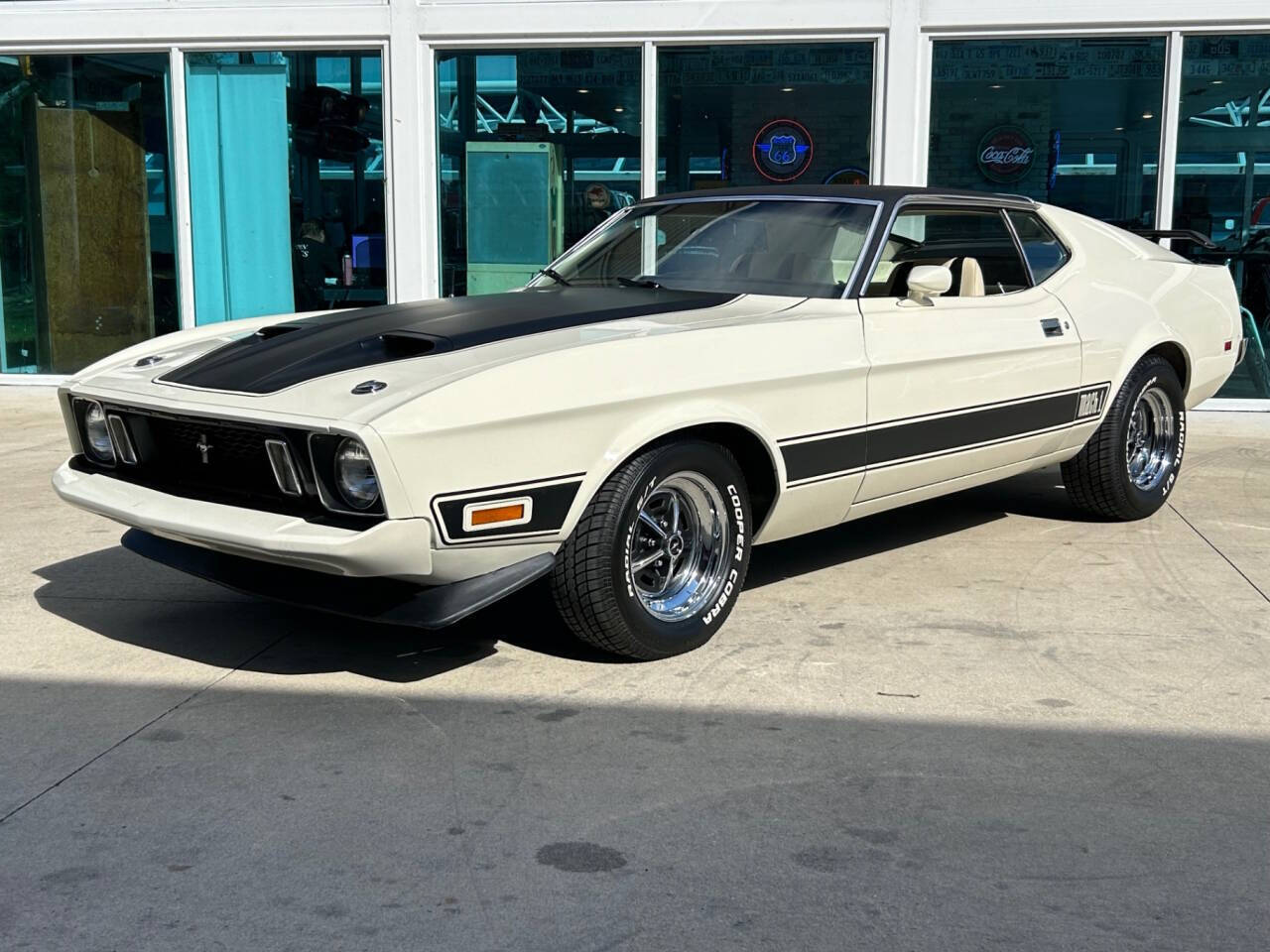 Ford-Mustang-Coupe-1973-White-White-94023-11