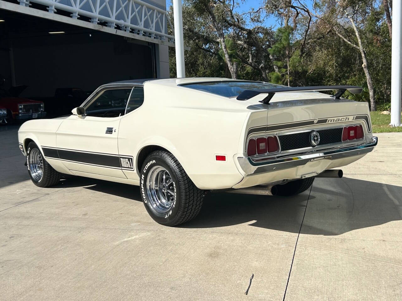 Ford-Mustang-Coupe-1973-White-White-94023-2