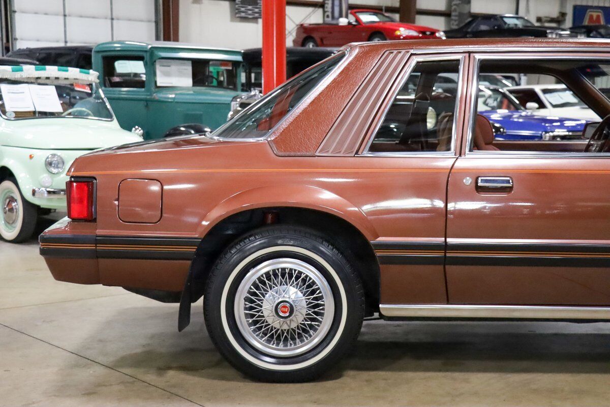 Ford-Mustang-Coupe-1979-Medium-Vaquero-Glow-Brown-73457-8