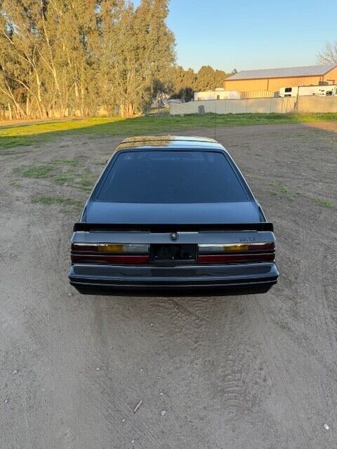 Ford-Mustang-Coupe-1984-Black-Gray-53676-4