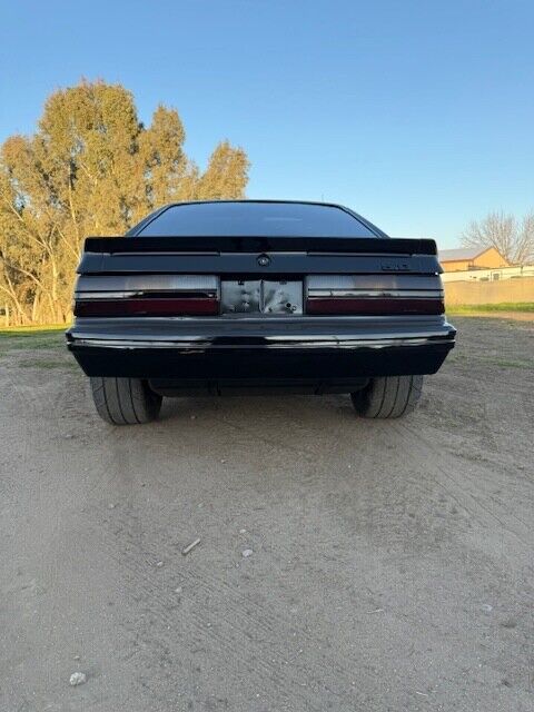 Ford-Mustang-Coupe-1984-Black-Gray-53676-7