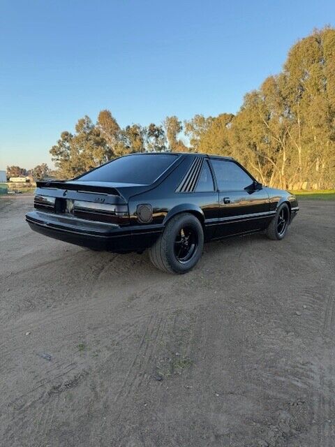 Ford-Mustang-Coupe-1984-Black-Gray-53676-8