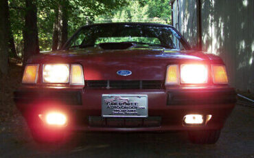 Ford-Mustang-Coupe-1984-Red-Gray-87199-12