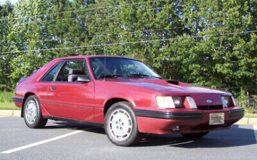 Ford-Mustang-Coupe-1984-Red-Gray-87199-2