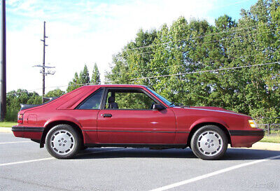 Ford-Mustang-Coupe-1984-Red-Gray-87199-5