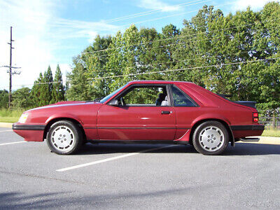 Ford-Mustang-Coupe-1984-Red-Gray-87199-6