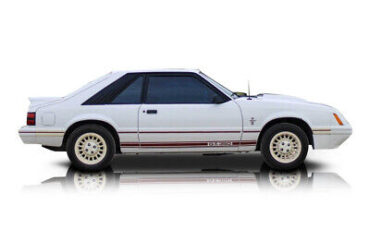 Ford-Mustang-Coupe-1984-White-Red-101067-1