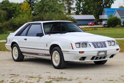 Ford-Mustang-Coupe-1984-White-Red-101067-11