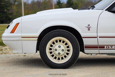 Ford-Mustang-Coupe-1984-White-Red-101067-3