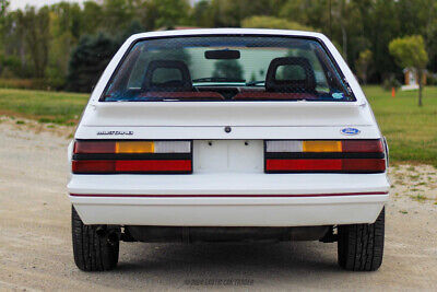 Ford-Mustang-Coupe-1984-White-Red-101067-6