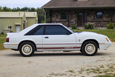 Ford-Mustang-Coupe-1984-White-Red-101067-8