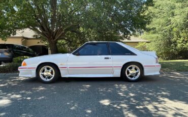 Ford-Mustang-Coupe-1987-White-Red-147738-3