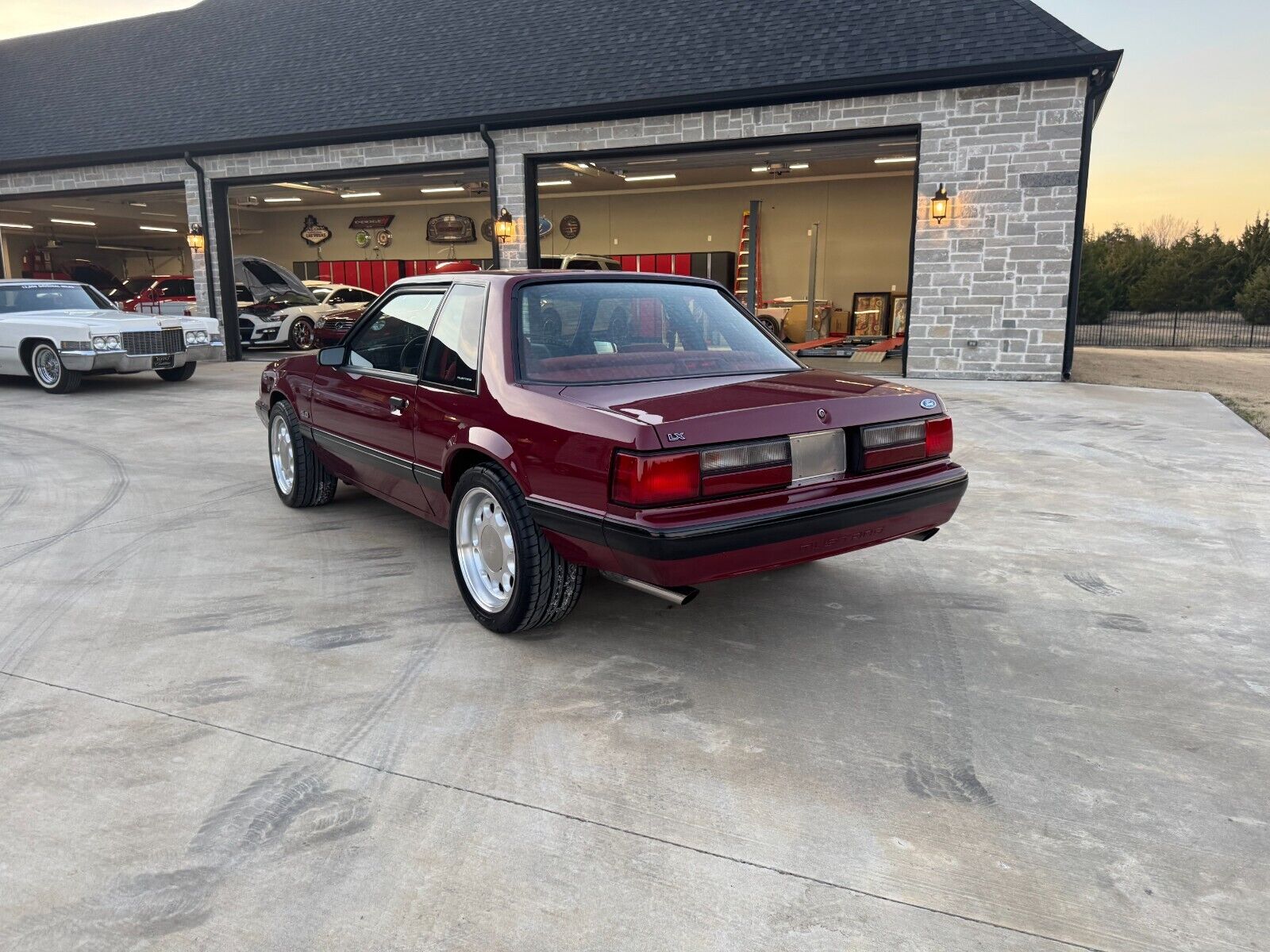 Ford-Mustang-Coupe-1989-Red-Red-60531-26