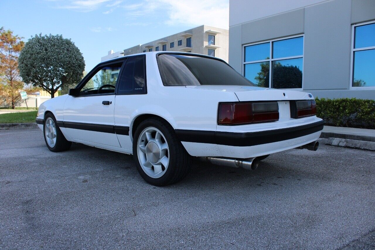 Ford-Mustang-Coupe-1991-White-Red-5-4